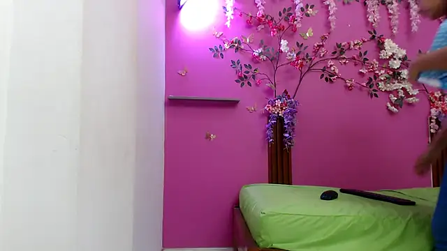 skinnybarbie022 online show from 05-03-26, 12:38
