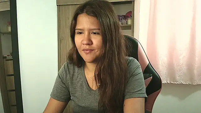 Oliviawatson1 online show from 10-13-25, 01:55