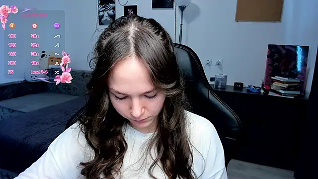 cute little ass online show from 04-24-26, 08:17