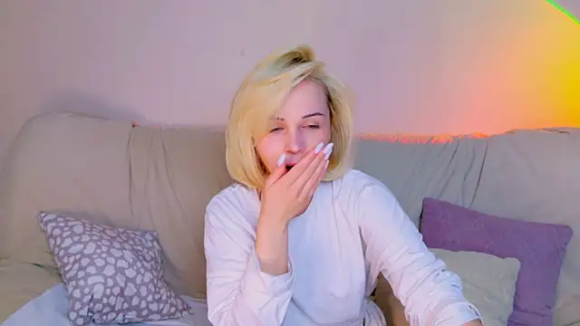Charlotte Colinss online show from 05-11-26, 04:07