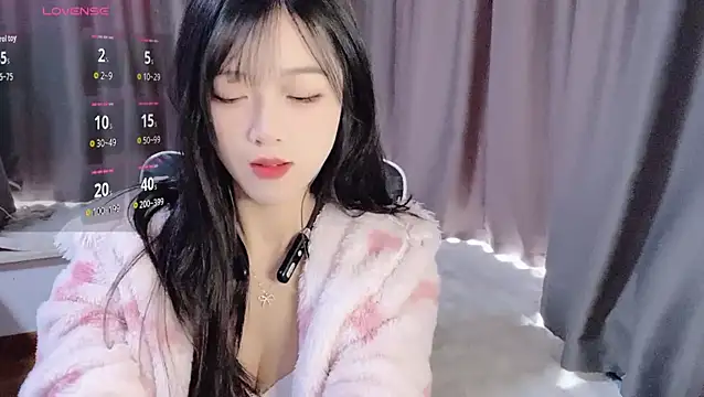 Snapshot of Cicicici-cc chatting on 12-15-25, 03:44 Cicicici-cc online show from 12-15-25, 03:44