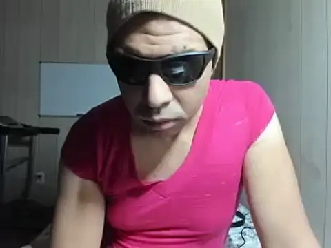 Snapshot of NaturalBeautyQueen chatting on 11-18-25, 10:31 NaturalBeautyQueen online show from 11-18-25, 10:31