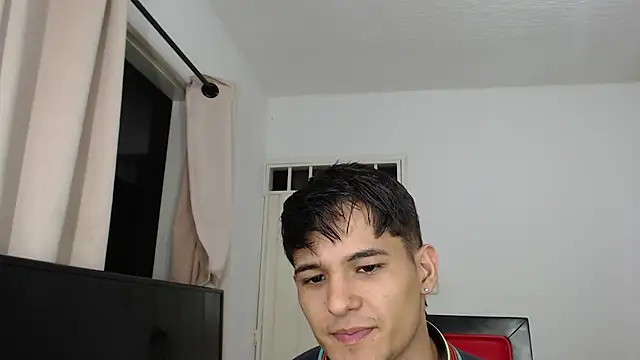 Alex mojica online show from 10-10-25, 05:06