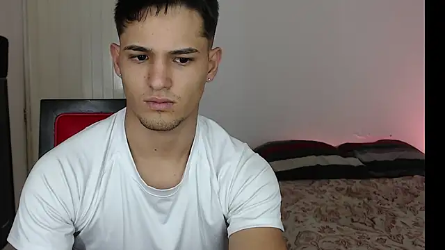 Alex mojica online show from 11-16-25, 05:02