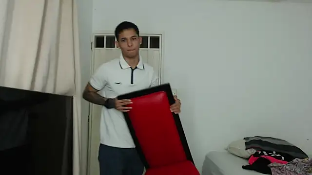 Alex mojica online show from 11-28-25, 01:25