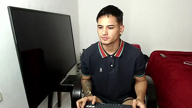 Alex mojica online show from 02-01-26, 06:01