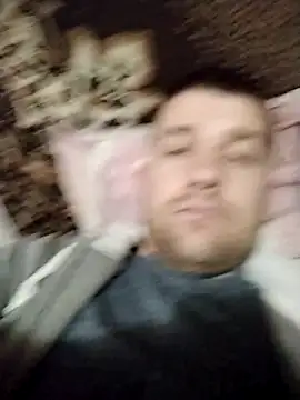 Snapshot of Mumuska chatting on 10-28-25, 03:36 Mumuska online show from 10-28-25, 03:36