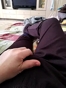 Snapshot of Mumuska chatting on 10-31-25, 10:49 Mumuska online show from 10-31-25, 10:49