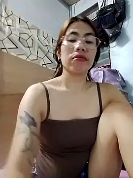 Snapshot of Deliciousgirl14 chatting on 10-13-25, 01:11 Deliciousgirl14 online show from 10-13-25, 01:11