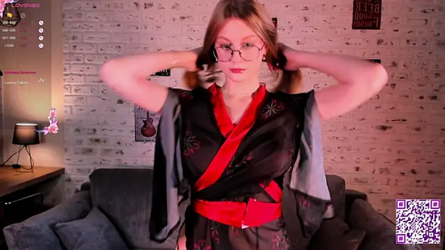 Kiki Stacy online show from 11-06-25, 08:04