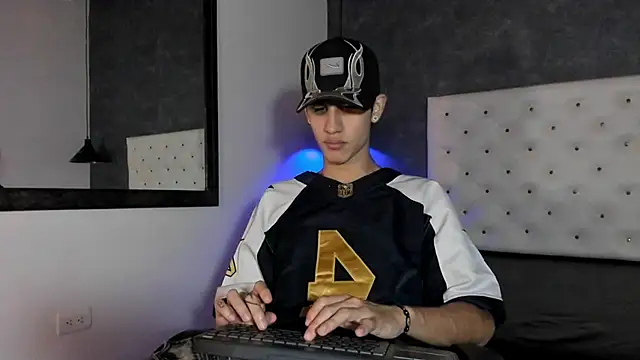  realwav online show from 11-22-25, 04:22