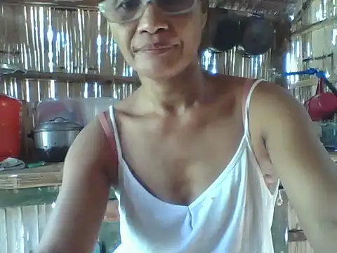 Snapshot of Kristen05 chatting on 09-10-25, 05:18 Kristen05 online show from 09-10-25, 05:18