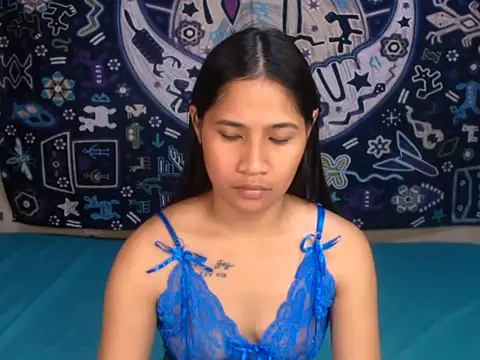 Snapshot of WiseeBella chatting on 09-17-25, 08:10 WiseeBella online show from 09-17-25, 08:10