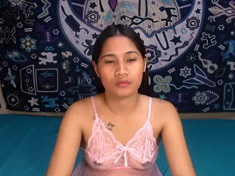 Snapshot of WiseeBella chatting on 09-20-25, 12:50 WiseeBella online show from 09-20-25, 12:50