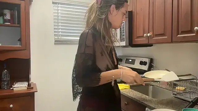 Snapshot of prettyykitty22 chatting on 03-21-26, 02:31 prettyykitty22 online show from 03-21-26, 02:31