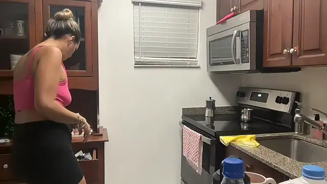 Snapshot of prettyykitty22 chatting on 03-23-26, 12:36 prettyykitty22 online show from 03-23-26, 12:36