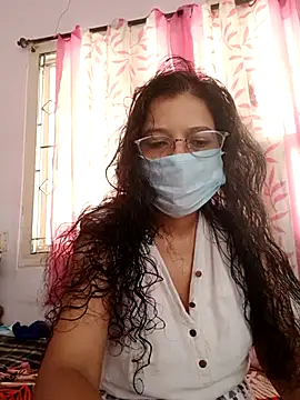 Snapshot of thanusi_2 chatting on 07-16-26, 05:13 thanusi 2 online show from 07-16-26, 05:13