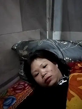 Snapshot of LinhNa999 chatting on 02-12-26, 01:06 LinhNa999 online show from 02-12-26, 01:06