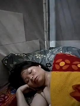 Snapshot of LinhNa999 chatting on 02-13-26, 01:40 LinhNa999 online show from 02-13-26, 01:40