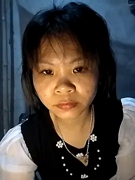 Snapshot of LinhNa999 chatting on 02-15-26, 12:14 LinhNa999 online show from 02-15-26, 12:14