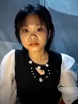 Snapshot of LinhNa999 chatting on 02-16-26, 01:35 LinhNa999 online show from 02-16-26, 01:35