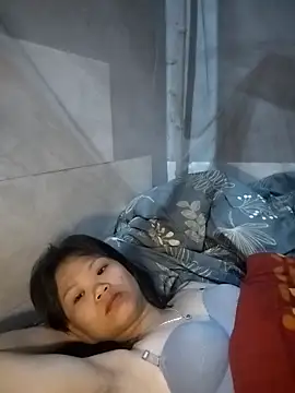 Snapshot of LinhNa999 chatting on 03-05-26, 01:23 LinhNa999 online show from 03-05-26, 01:23