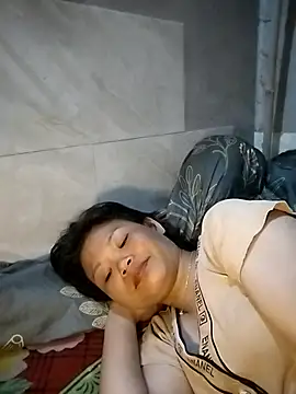 Snapshot of LinhNa999 chatting on 03-25-26, 12:44 LinhNa999 online show from 03-25-26, 12:44