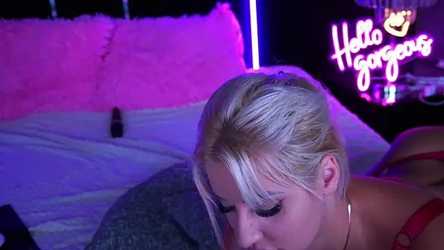 Snapshot of MysticGrace chatting on 09-11-25, 08:36 MysticGrace online show from 09-11-25, 08:36