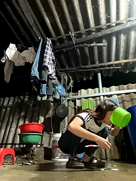 Sunny lotus online show from 10-20-25, 11:54