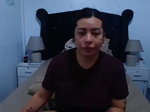 AnnaMedina05 online show from 02-11-26, 12:04