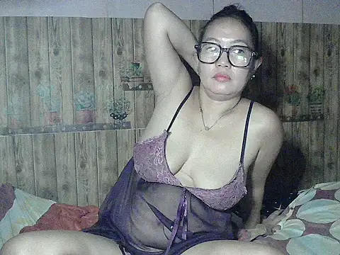 Snapshot of Pinay_BigTits69 chatting on 10-19-25, 10:21 Pinay BigTits69 online show from 10-19-25, 10:21