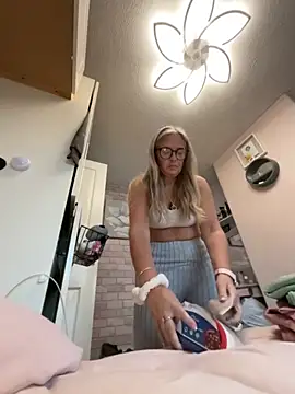 Snapshot of Anastasia-BlondeXX chatting on 11-11-25, 03:34 Anastasia-BlondeXX online show from 11-11-25, 03:34