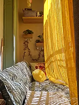 Snapshot of Mila_Luciphya chatting on 05-06-26, 09:25 Mila Luciphya online show from 05-06-26, 09:25