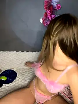 Snapshot of MiraSnis chatting on 10-20-25, 07:25 MiraSnis online show from 10-20-25, 07:25