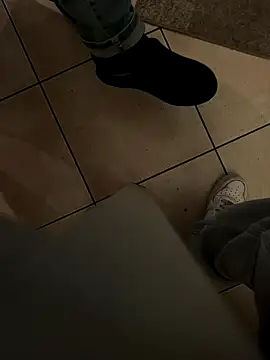 Snapshot of Manu97k chatting on 10-14-25, 06:52 Manu97k online show from 10-14-25, 06:52