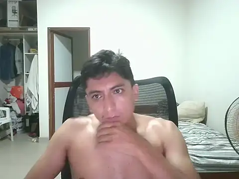 Snapshot of wilsoncrazz chatting on 11-09-25, 03:27 wilsoncrazz online show from 11-09-25, 03:27