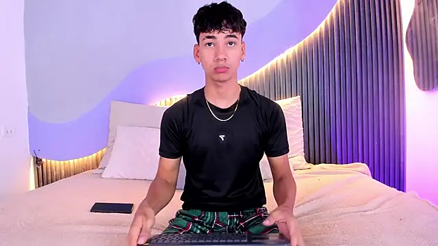 Dominic ghost online show from 11-06-25, 05:52