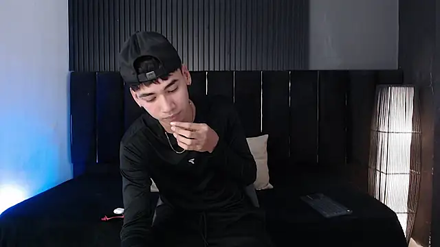 Dominic ghost online show from 03-24-26, 12:37