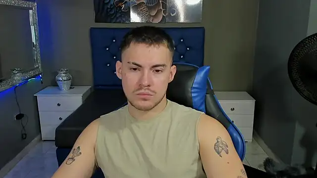 BrunoWalkerr online show from 09-11-25, 01:11