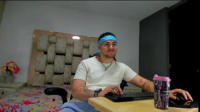 BrunoWalkerr online show from 09-14-25, 01:10