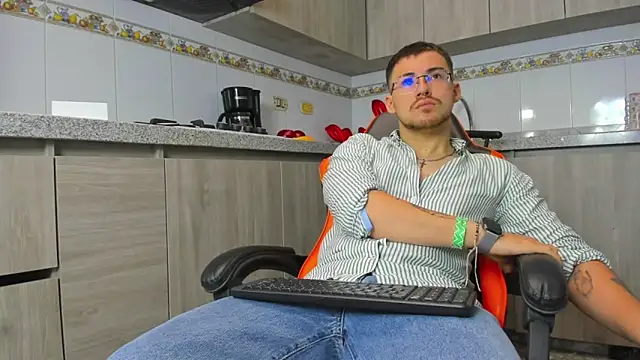 BrunoWalkerr online show from 09-19-25, 01:01