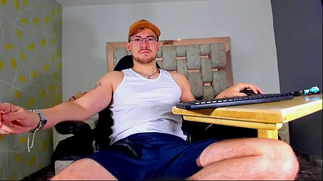 BrunoWalkerr online show from 10-07-25, 12:57