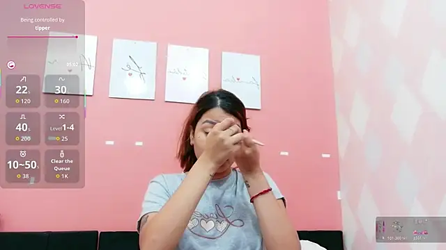 Snapshot of little_beillis chatting on 10-22-25, 01:11 little beillis online show from 10-22-25, 01:11