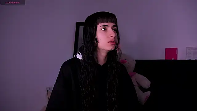 Alynn Bri  online show from 07-15-26, 11:15