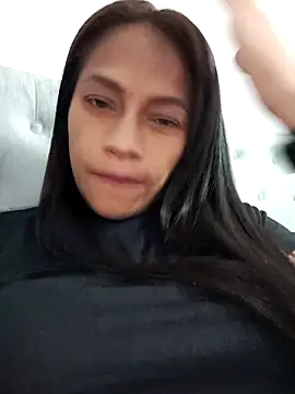 sarah garcia  online show from 06-12-26, 02:54