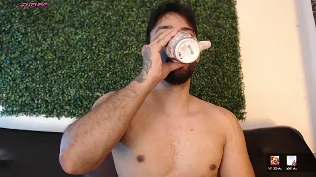 Snapshot of sam_ford_2 chatting on 02-10-26, 12:59 sam ford 2 online show from 02-10-26, 12:59