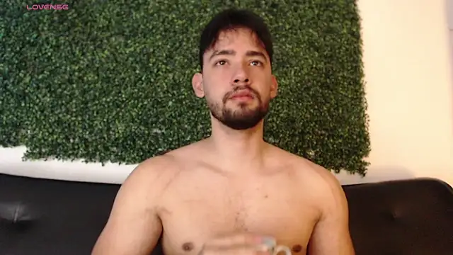 Snapshot of sam_ford_2 chatting on 02-11-26, 12:15 sam ford 2 online show from 02-11-26, 12:15