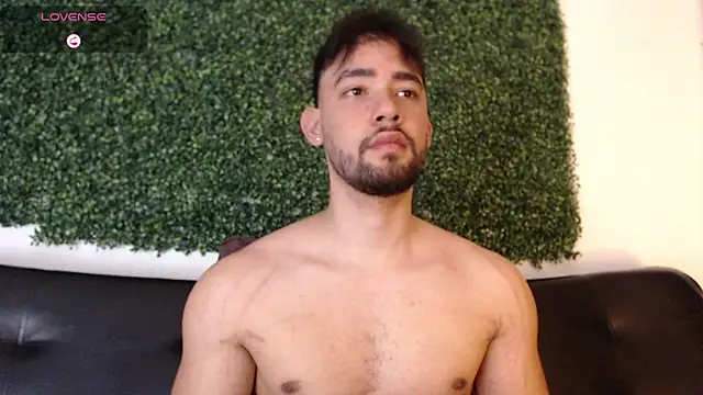 Snapshot of sam_ford_2 chatting on 03-04-26, 12:05 sam ford 2 online show from 03-04-26, 12:05