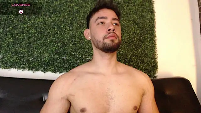 Snapshot of sam_ford_2 chatting on 03-07-26, 12:18 sam ford 2 online show from 03-07-26, 12:18