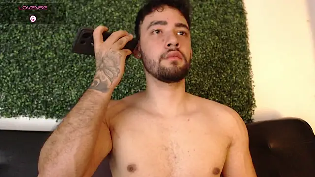 Snapshot of sam_ford_2 chatting on 03-21-26, 01:21 sam ford 2 online show from 03-21-26, 01:21